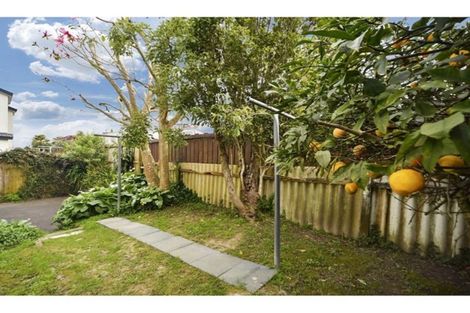 Photo of property in 2/16 Ebony Place, Massey, Auckland, 0614