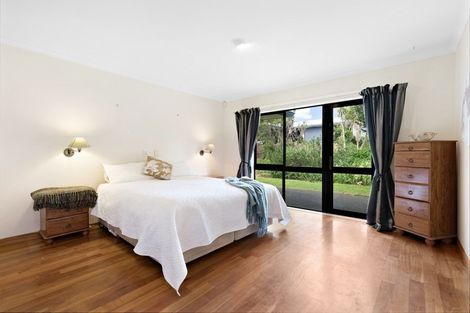 Photo of property in 132 Muriwai Valley Road, Muriwai, Waimauku, 0881