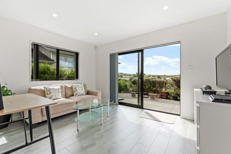 Photo of property in 35 Bella Vista Drive, Gulf Harbour, Whangaparaoa, 0930