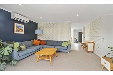 Photo of property in 30 Arthur Rolfe Lane, Swanson, Auckland, 0614