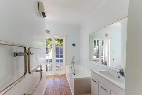 Photo of property in 16 Grey Street, College Estate, Whanganui, 4500