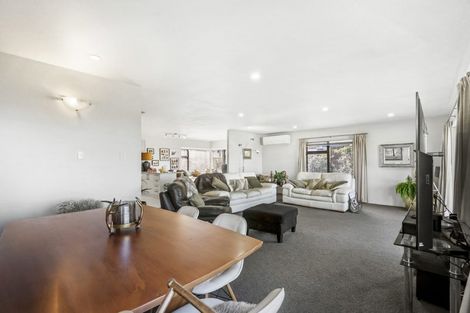 Photo of property in 2/16 Law Street, Torbay, Auckland, 0630