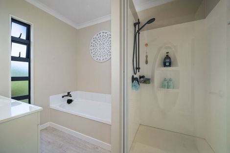 Photo of property in 2 Birchwood Lane, Hilltop, Taupo, 3330