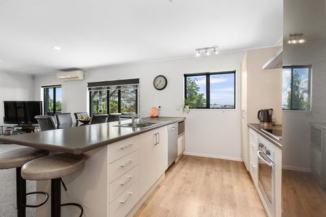 Photo of property in 13 Rosehill Place, Nawton, Hamilton, 3200