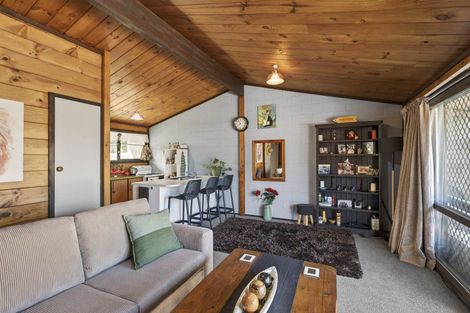 Photo of property in 14a Ambury Place, Merrilands, New Plymouth, 4312