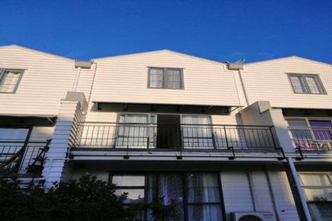 Photo of property in 3/5 Carolina Place, Albany, Auckland, 0632