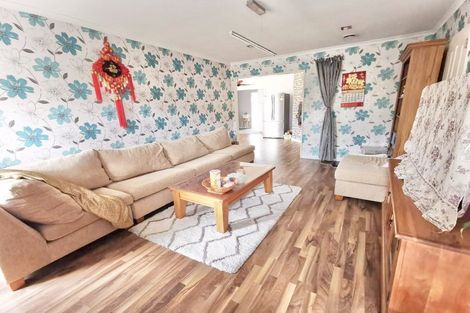 Photo of property in 13 Trossach Place, Wattle Downs, Auckland, 2103