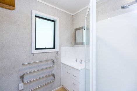 Photo of property in 76 Elmslie Road, Pinehaven, Upper Hutt, 5019