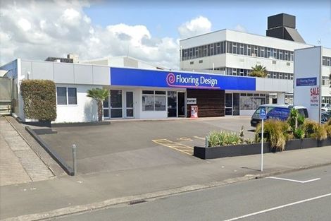 Photo of property in 240 Devon Street West, New Plymouth, 4310