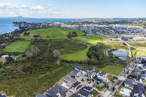 Photo of property in 6 Kina Place, Long Bay, Auckland, 0630