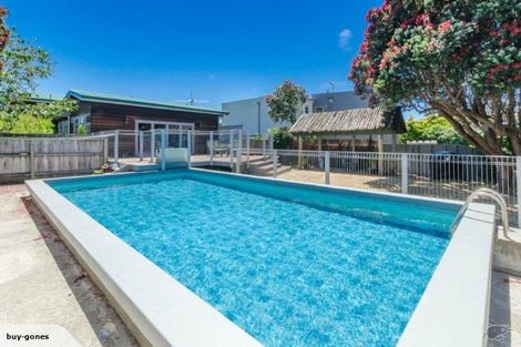Photo of property in 16 Manly Street, Paraparaumu Beach, Paraparaumu, 5032