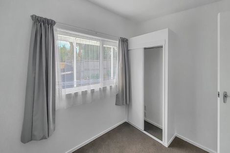 Photo of property in 4/176 Henderson Valley Road, Henderson, Auckland, 0612