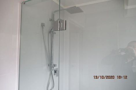 Photo of property in 15 Fernhaven Place, Massey, Auckland, 0614