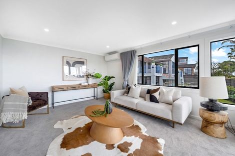 Photo of property in 2/152 Clovelly Road, Bucklands Beach, Auckland, 2012