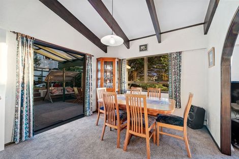 Photo of property in 100 Becroft Drive, Forrest Hill, Auckland, 0620