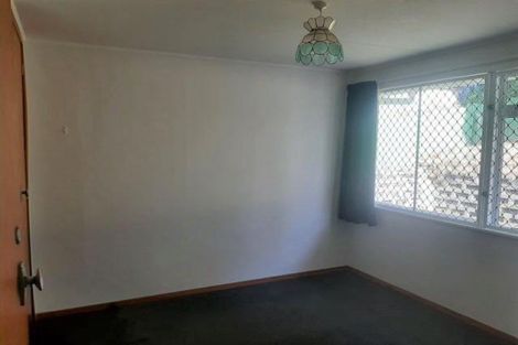 Photo of property in 105 Riversdale Drive, Merrilands, New Plymouth, 4312