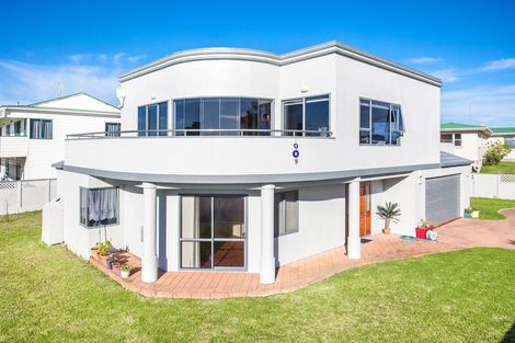 Photo of property in 2 Anne Street, Ohope, 3121