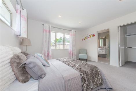 Photo of property in 4 Regatta Road, Torbay, Auckland, 0630