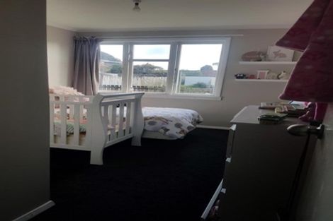 Photo of property in 48 Omata Road, Marfell, New Plymouth, 4310