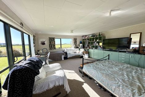 Photo of property in 177 Awarua School Road, Woodend, Invercargill, 9877