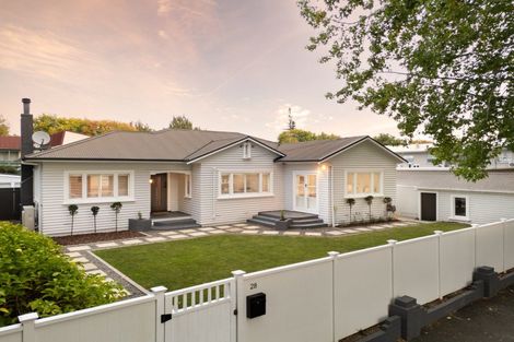 Photo of property in 28 Stanley Street, Claudelands, Hamilton, 3214