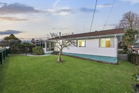 Photo of property in 2c Youngs Road, Papakura, 2110