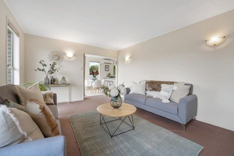 Photo of property in 5c Riversdale Drive, Merrilands, New Plymouth, 4312