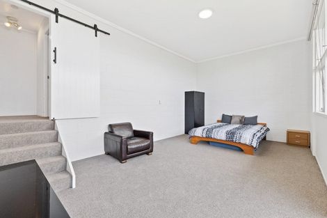 Photo of property in 1/25 Oban Road, Browns Bay, Auckland, 0630