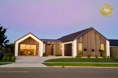 Photo of property in 90 Eriksen Road, Te Awa, Napier, 4110