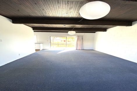 Photo of property in 126 Akaroa Drive, Maupuia, Wellington, 6022