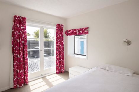 Photo of property in 67 Main Road, Redcliffs, Christchurch, 8081