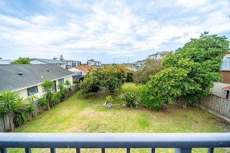 Photo of property in 19 Simpson Road, Papamoa Beach, Papamoa, 3118
