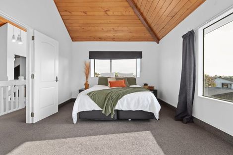 Photo of property in 2 Dallinger Street, St Andrews, Hamilton, 3200