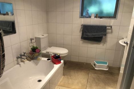 Photo of property in 24 Korotaha Terrace, Rothesay Bay, Auckland, 0630