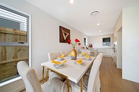 Photo of property in 240b Whitney Street, Blockhouse Bay, Auckland, 0600