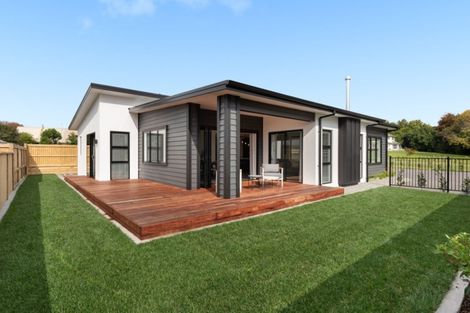 Photo of property in 5 Washingtonia Way, Omokoroa, 3114