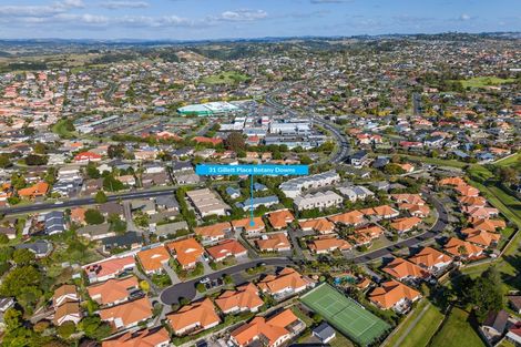 Photo of property in 31 Gillett Place, Botany Downs, Auckland, 2014