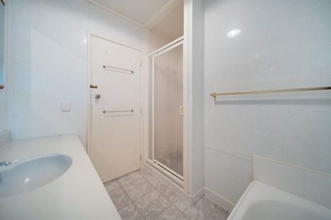 Photo of property in 26 Ewbank Place, Manurewa, Auckland, 2102