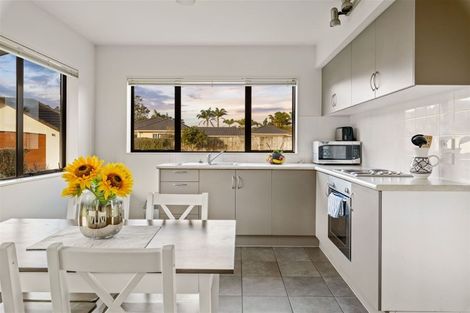 Photo of property in 50 Robert Might Road, Kumeu, 0810