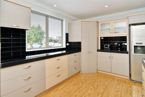 Photo of property in 23 Papaumu Green, Parklands, Christchurch, 8083