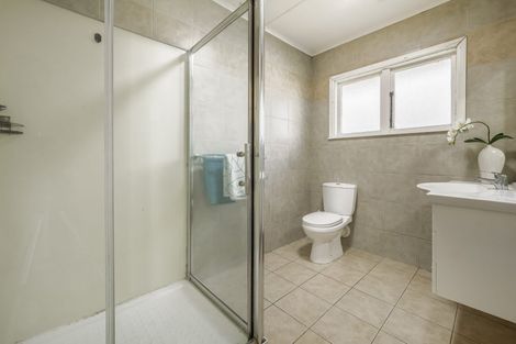 Photo of property in 213 Memorial Avenue, Burnside, Christchurch, 8053