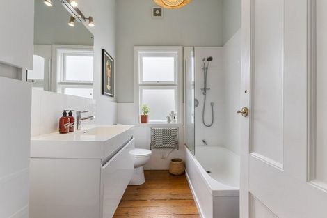 Photo of property in 15 Albert Road, Devonport, Auckland, 0624