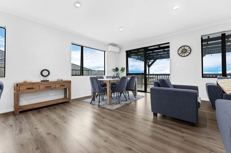 Photo of property in 16 Skiffington Road, Pokeno, 2402