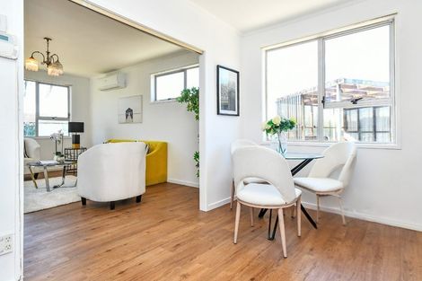 Photo of property in 33 Killington Crescent, Mangere, Auckland, 2022