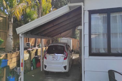 Photo of property in 1/2 Chivalry Road, Glenfield, Auckland, 0629