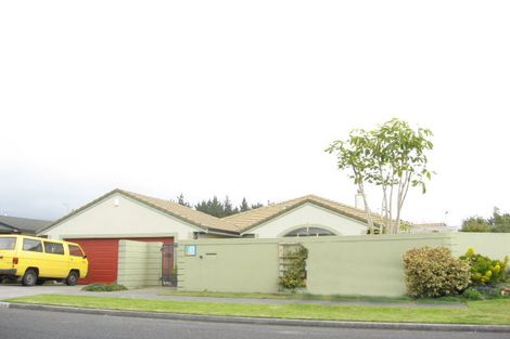 Photo of property in 60 Wairau Road, Oakura, 4314