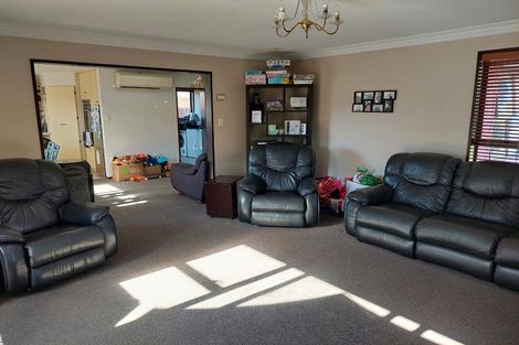 Photo of property in 5 Broadhaven Avenue, Parklands, Christchurch, 8083
