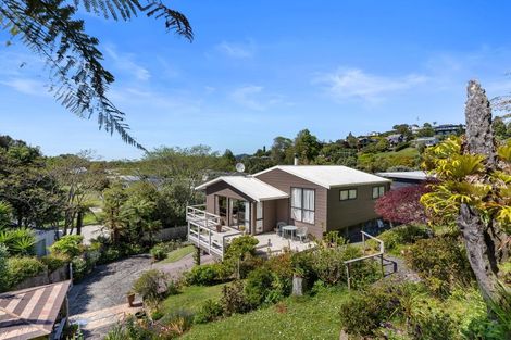 Photo of property in 132 Isabel Street, Whangamata, 3620