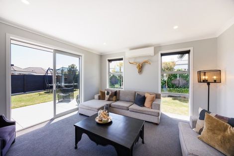 Photo of property in 30 Dogwood Way, Milson, Palmerston North, 4414