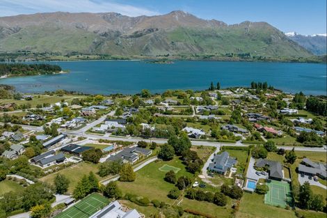Photo of property in 255 Beacon Point Road, Wanaka, 9305